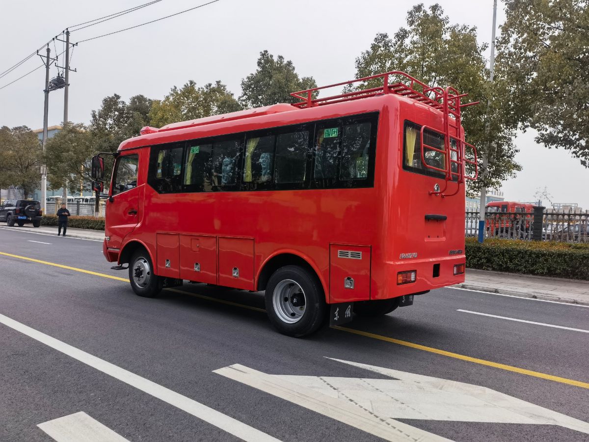 东风四驱运兵車(chē)（10-17）座图片