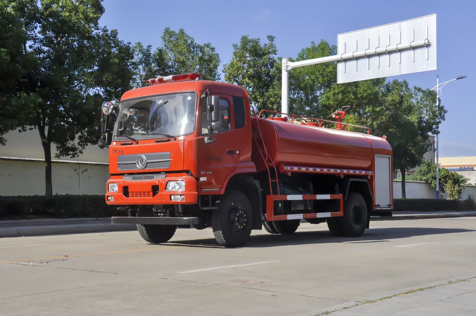 天锦四驱消防洒水車(chē)