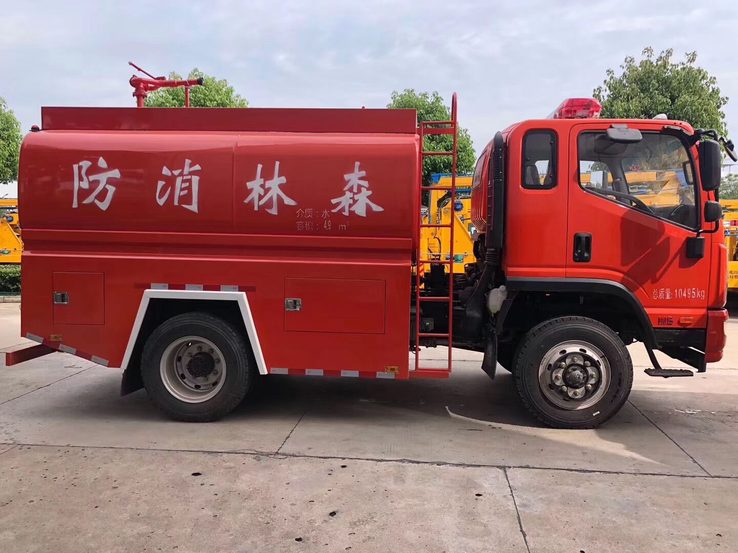 凯马遠(yuǎn)程供水車(chē)图片