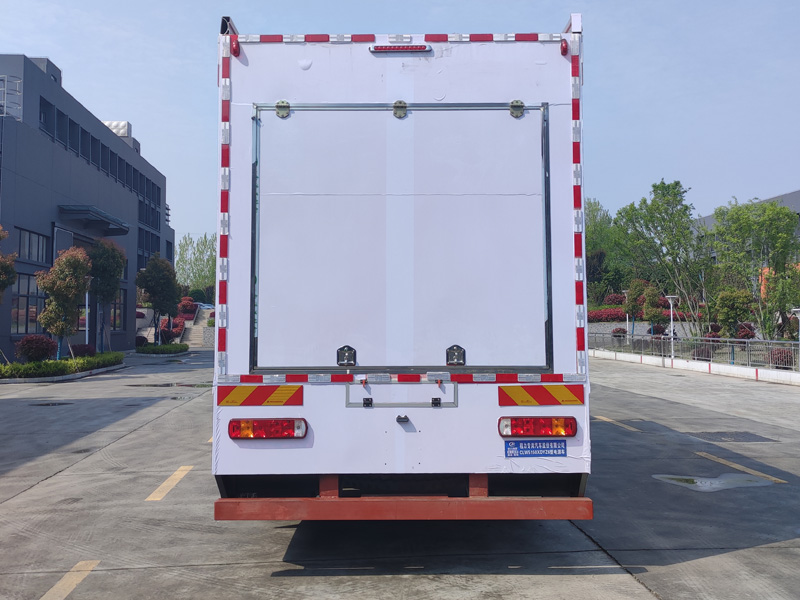 CLW5150XDYZ6型電(diàn)源車(chē)图片