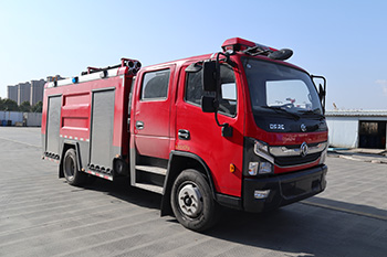 CLW5110GXFPM50/DF型泡沫消防車(chē)